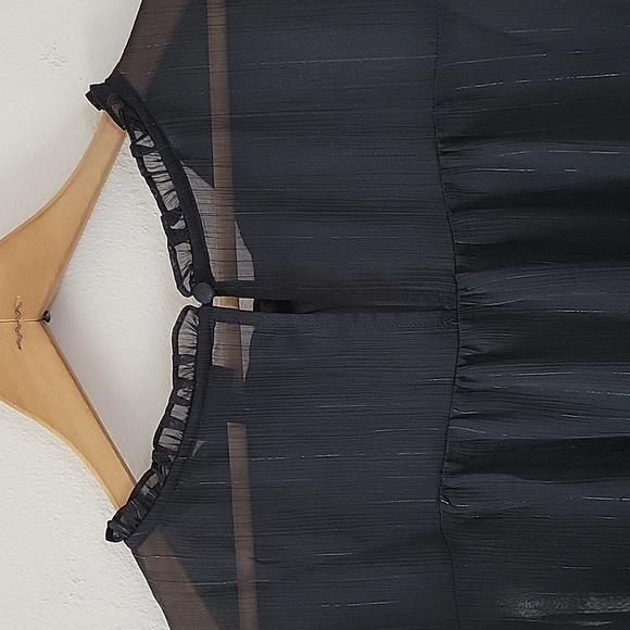 Torrid Black Sheer Short Sleeve Ruffle Neck Blouse Size 2X - Picture 5 of 8